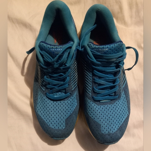 Brooks Shoes - Picture 5 of 10